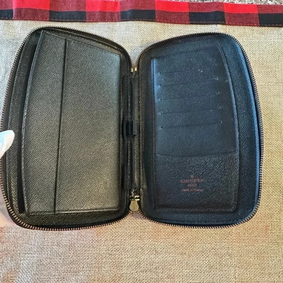 - LOUIS VUITTON AGENDA GEODE LEATHER - Picture 3 of 15